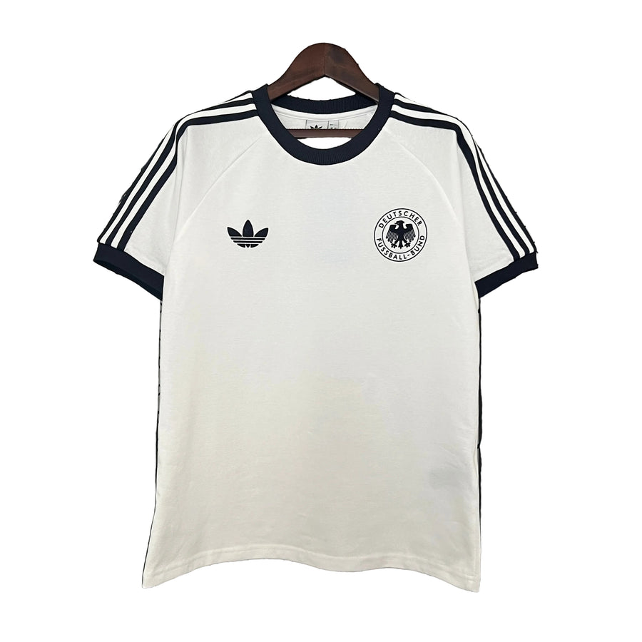 Camiseta retro Alemania clásica edición especial estilo originals vista frontal
