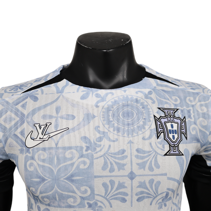 Detalle frontal camiseta Portugal edición especial 2024/25 patrón gráfico exclusivo
